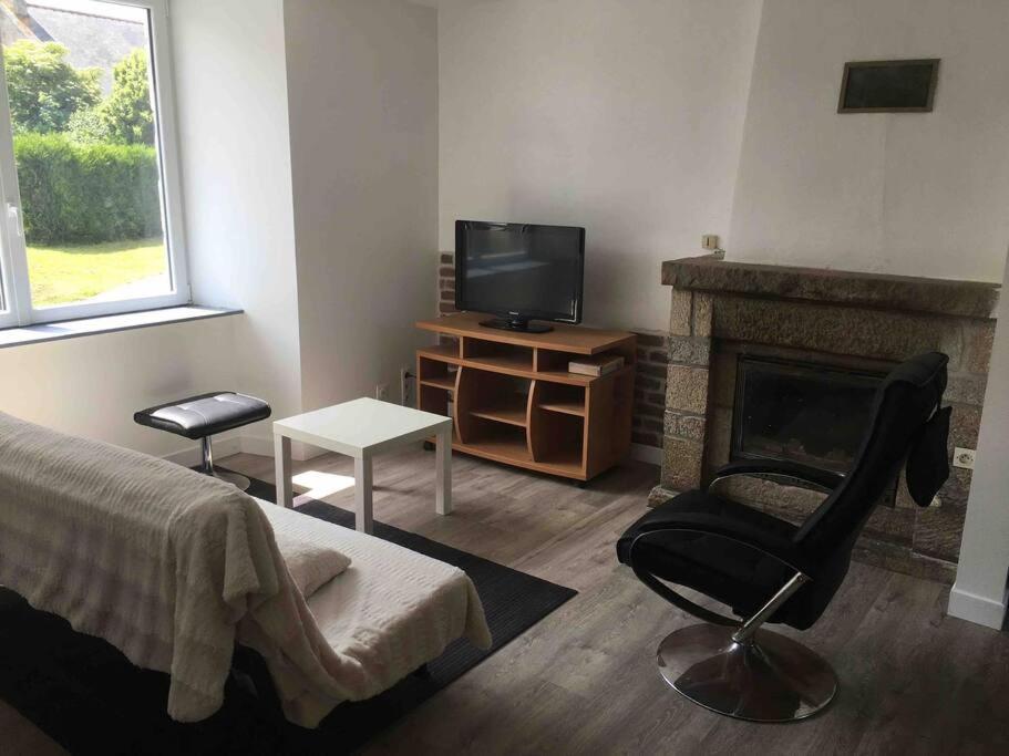 Maison Au Calme Recemment Renovee Villa Lescouet-Jugon Bagian luar foto
