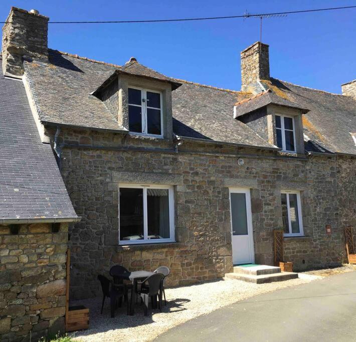Maison Au Calme Recemment Renovee Villa Lescouet-Jugon Bagian luar foto